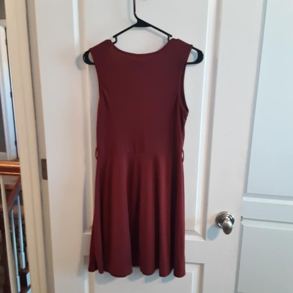 3 for $15 - Rue21 Size M Burgundy Dress w/Belt - Picture 4 of 4